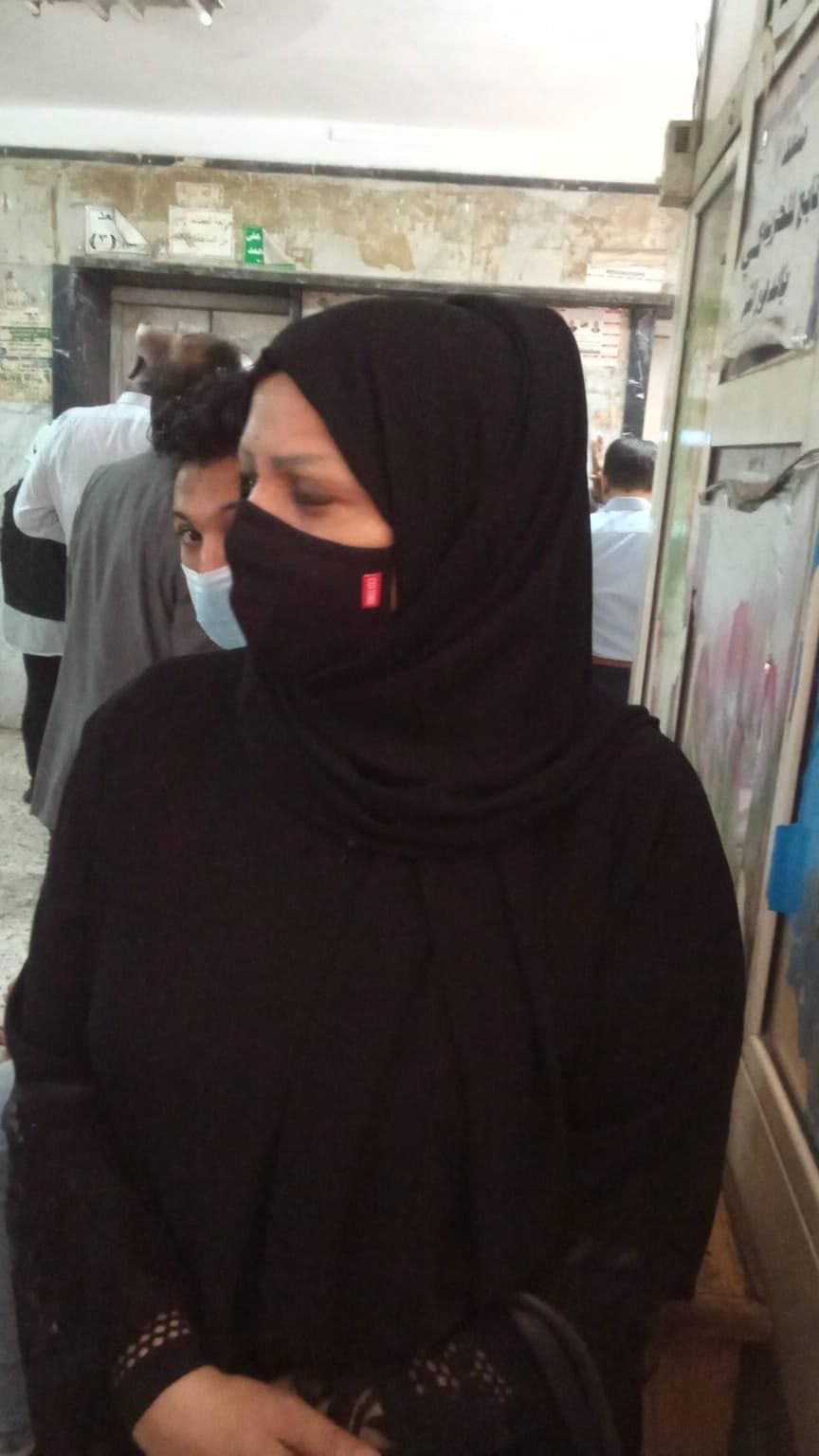 انهيار والدة الإعلامية شيماء جمال