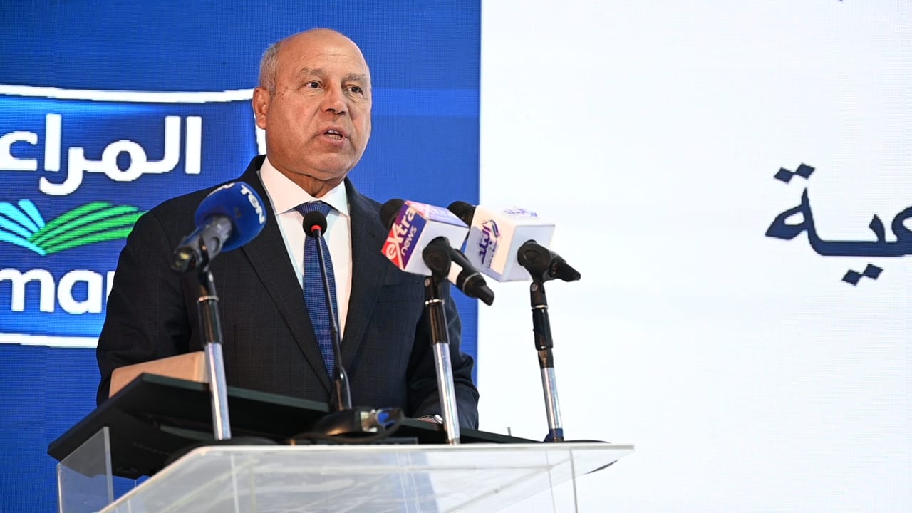 وزير الصناعة والنقل خلال افتتاح خطي إنتاج أجبان