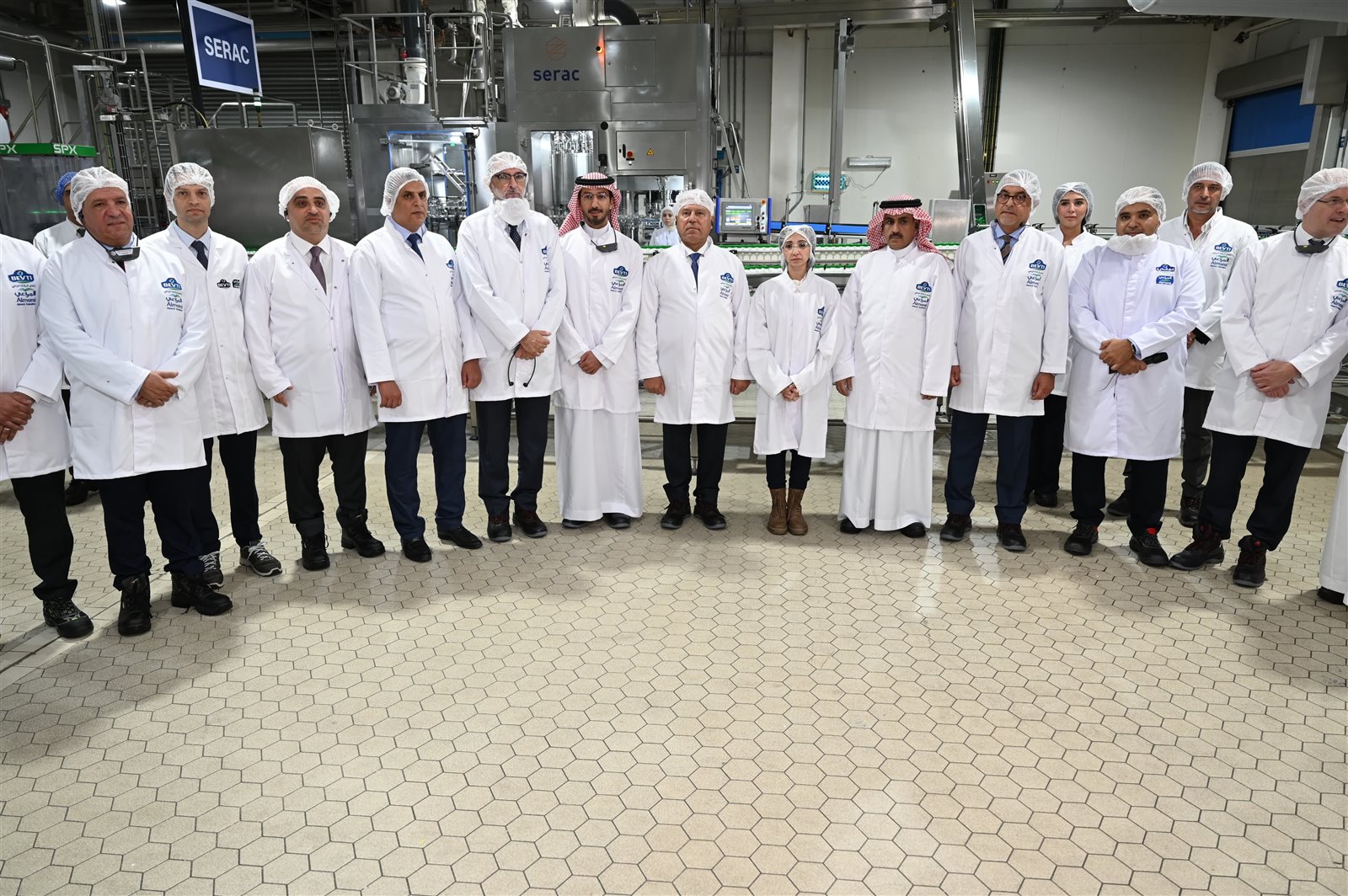 وزير الصناعة والنقل خلال افتتاح خطي إنتاج أجبان