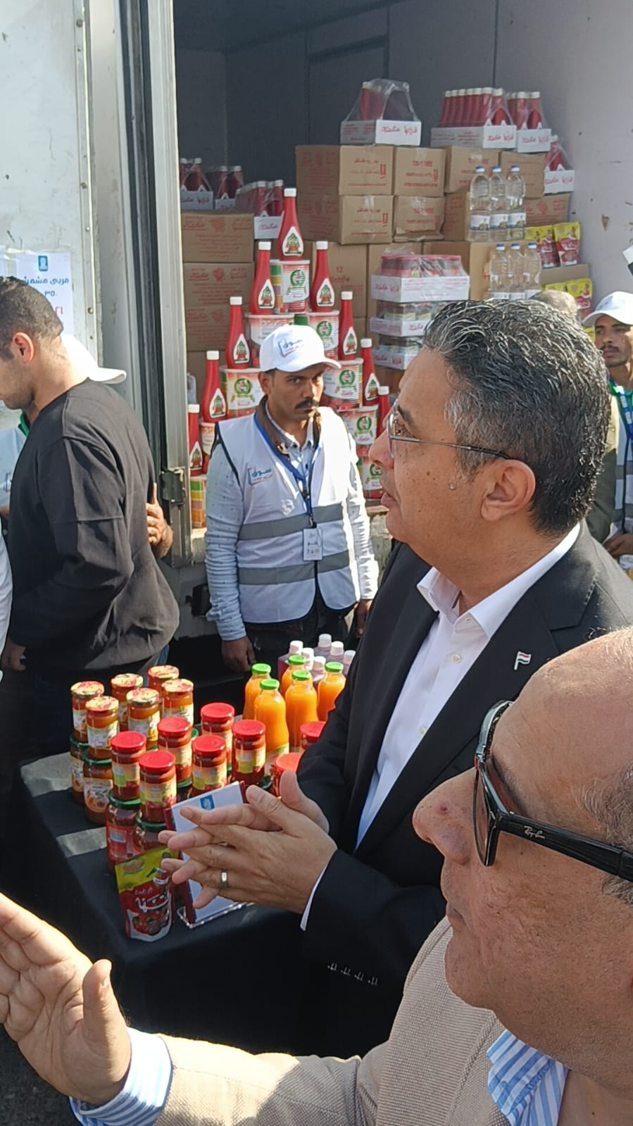 وزير التموين ومحافظ القاهرة يفتتحان ثاني أسواق اليوم الواحد بحلوان 