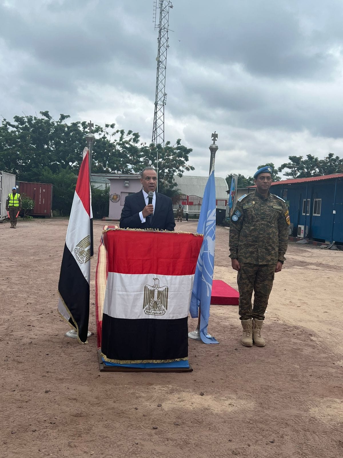 وزير الخارجية يلتقي مع كتيبة الشرطة المصرية المشاركة في مهام حفظ السلام بجمهورية الكونجو الديمقراطية