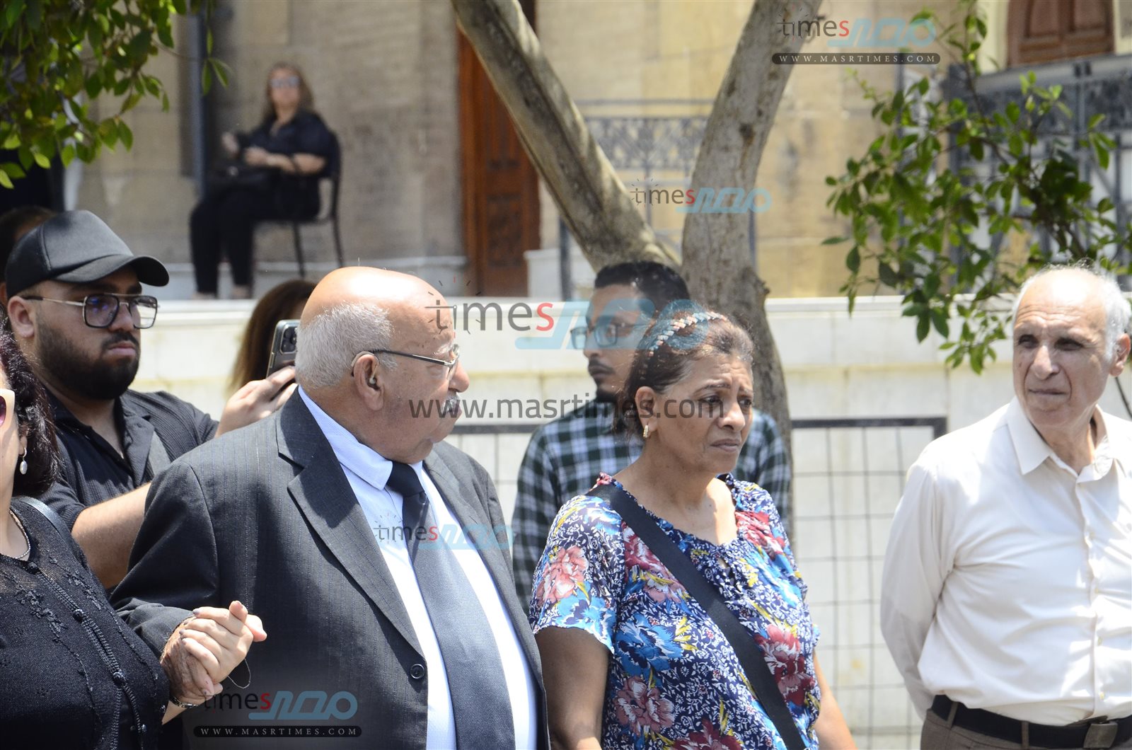 لقطات خاصة لجنازة الفنان لطفي لبيب بكنيسة مارمرقس  