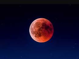 يستمر أكثر من 5 ساعات.. تفاصيل خسوف القمر الدموي 2025 اليوم في سماء مصر  والعالم (بالتوقيت)