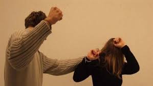 ممكن يكون حب.. تفسير حلم ضرب شخص أعرفه وآخر ظلمني