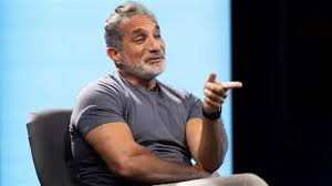 نجاة من الهزيمة ومصالحة من المحروسة.. تفاصيل عودة باسم يوسف