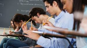 طلاب الجامعات يتصدرون تريند تويتر بهاشتاج إحنا مش عارفين نذاكر أونلاين