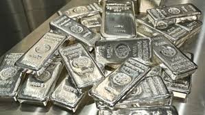 زخم استثماري قوي.. الفضة تحطم أرقامًا قياسية وتصبح ثاني أكبر أصل في العالم