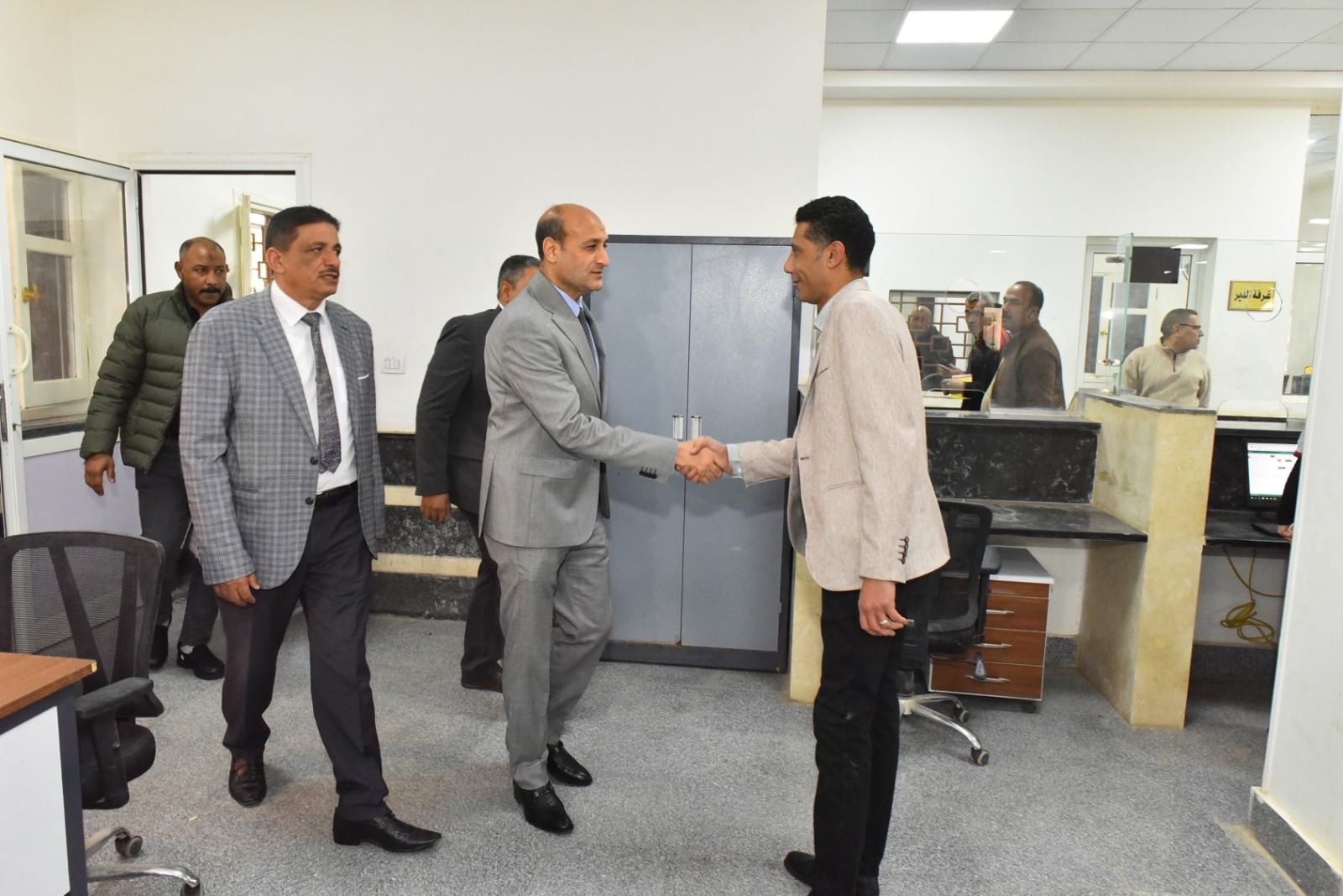 محافظ أسيوط يتفقد التشغيل التجريبي لمجمع الخدمات الحكومية بساحل سليم ضمن «حياة كريمة» – مشاهير محافظ أسيوط يتفقد التشغيل التجريبي لمجمع الخدمات الحكومية بساحل سليم ضمن «حياة كريمة» – مشاهير
