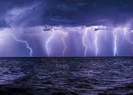 خلال ساعات.. هبوب نوة الشمس الصغيرة 2026 ومحافظة الإسكندرية ترفع حالة  الطوارئ | المصري اليوم