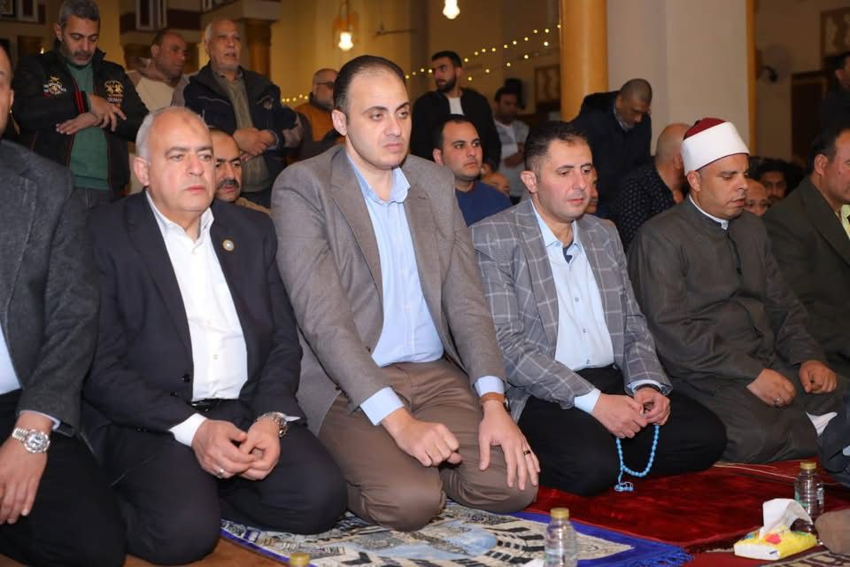 محافظ دمياط يتفقد معرض «أهلاً رمضان» ويؤدى صلاتى العشاء والتراويح بمسجد البحر – مشاهير