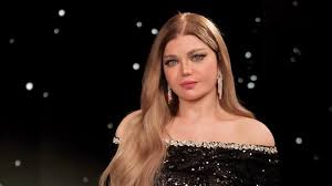 ياسمين الخطيب تجري عملية جراحية بعد ورم شديد في خدها بسبب عدوى بكتيرية|صور