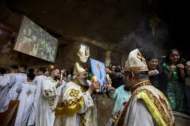 ‫أقباط مصر يحتفلون بعيد القيامة.. إليكم نص تهنئة السيسي ونجيب ساويرس وسط  تفاعل - CNN Arabic‬‎