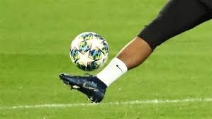 تفسير رؤية لاعب كرة قدم في المنام وعلاقتها بزواج العزباء من شخص مشهور