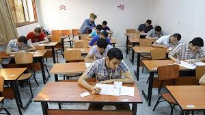 طلاب الثانوية بالبحيرة يؤدون امتحاني الفيزياء والتاريخ - بوابة الأهرام