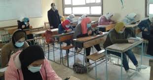 طلاب الصف الثانى الثانوى يبدأون امتحان الجبر والتفاضل وحساب المثلثات -  اليوم السابع