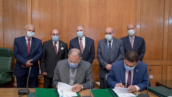جانب من توقيع الاتفاقية