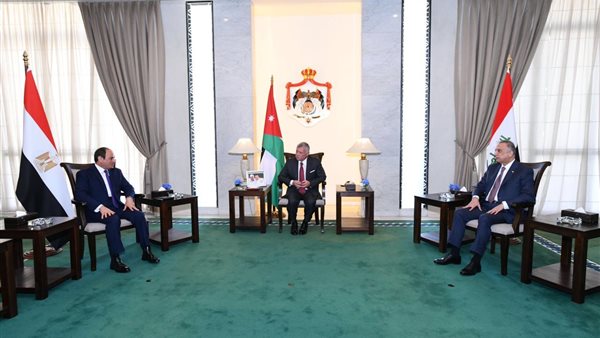 القمة الثلاثية بين