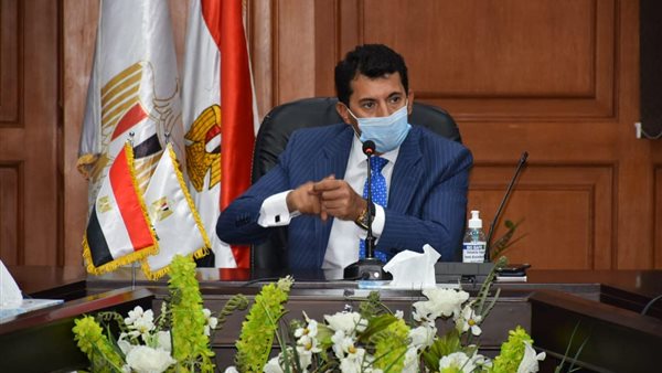 وزير الرياضة أشرف