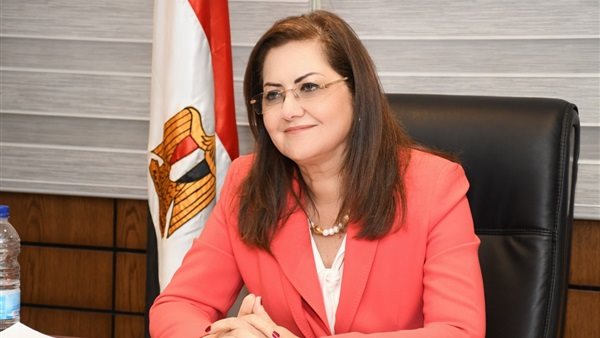 وزيرة التخطيط هالة