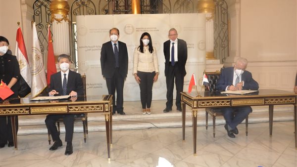 جانب من توقيع الاتفاقية