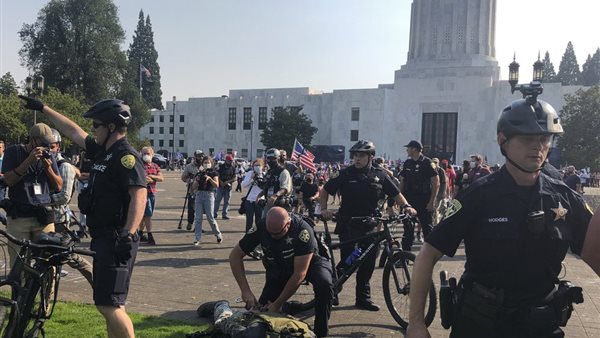 إعتقال أمريكي في