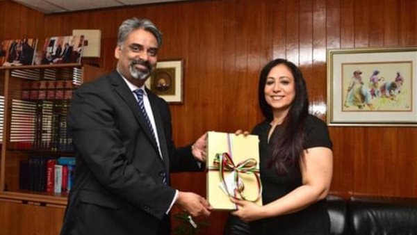 آية سعد، سفير جمهورية