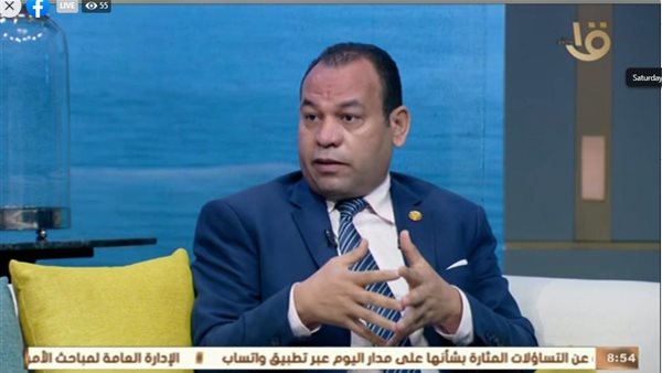 الكاتب الصحفي عبد