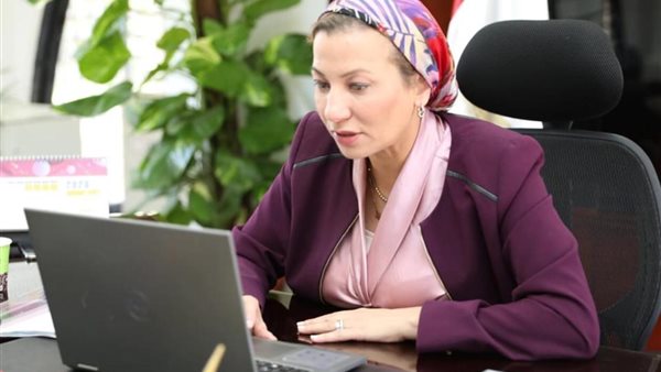 وزيرة البيئة