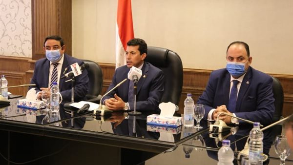 جانب من اجتماع وزير