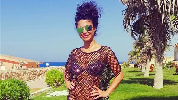 دوللي شاهين 