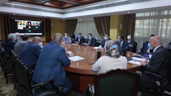 جانب من اجتماع وزير