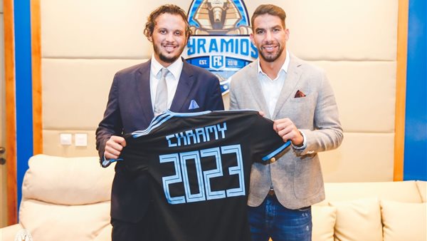 شريف إكرامي وممدوح