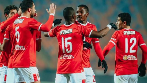 لاعبي الأهلي أبطال