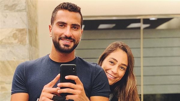 محمد الشرنوبي وزوجته