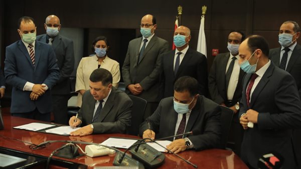 جانب من مراسم التوقيع