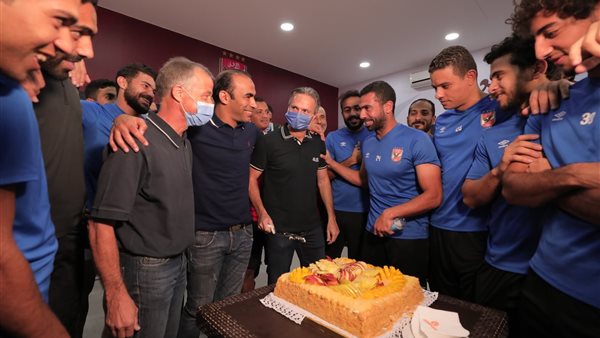 الاهلي يكرم سيزا