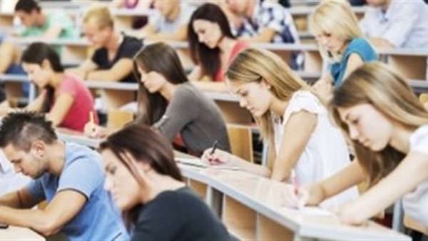 طلاب الجامعة 