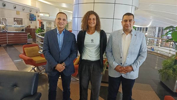 ميار شريف لاعبة التنس