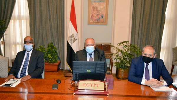 جانب من اجتماع وزير