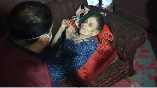 السيدة المسنة