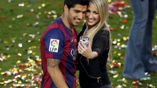 سواريز وزوجته