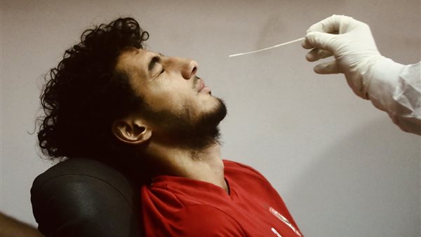 محمد هاني يجري مسحة