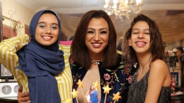 صفاء جلال وبناتها