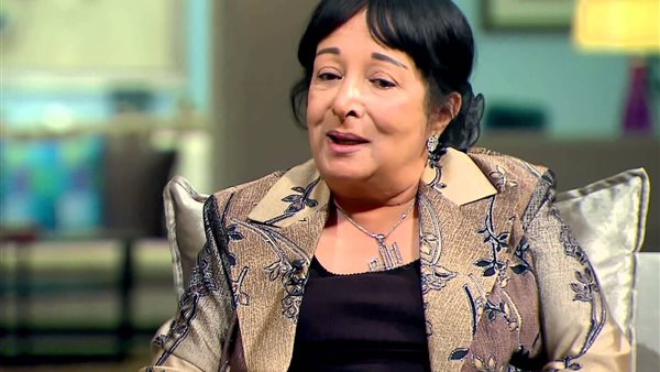 سميرة عبد العزيز