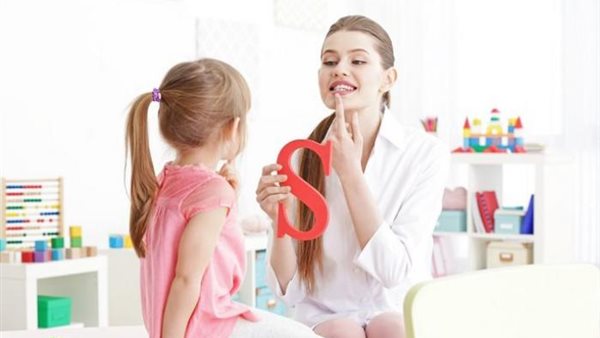 تأخر النطق عند الأطفال