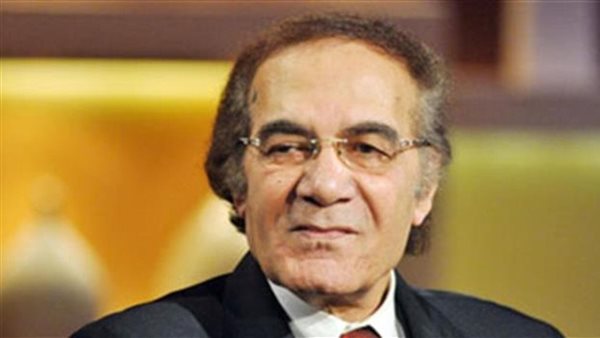 الفنان الراحل محمود