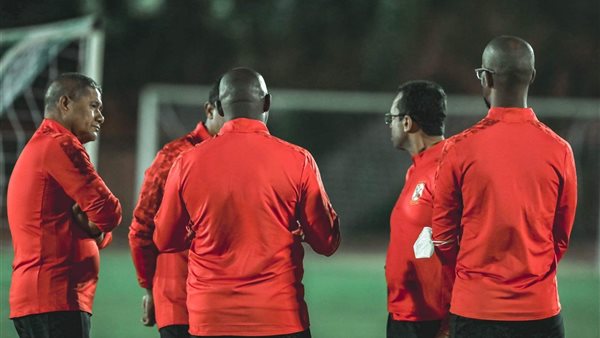 الجهاز الفني للنادي