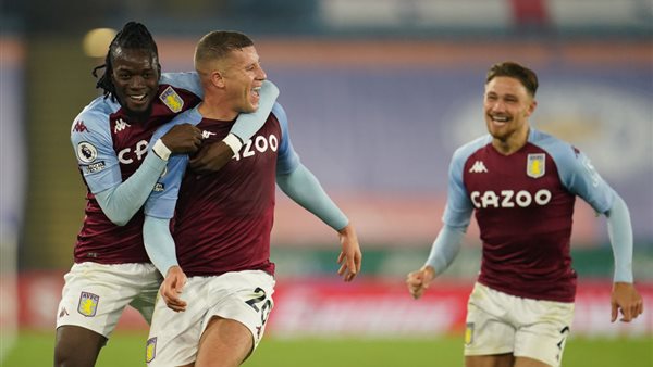 فرحة أستون فيلا بالفوز