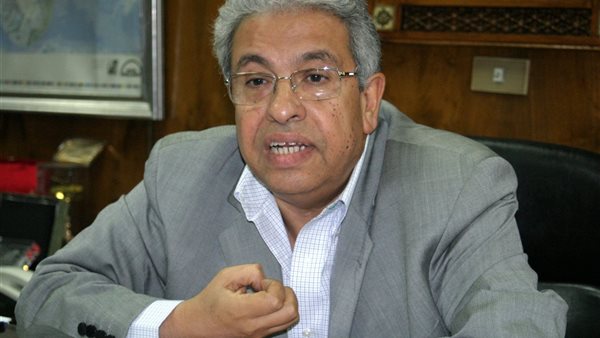 الكاتب الصحفى عبد