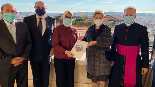 وزيرة الصحة والسكان